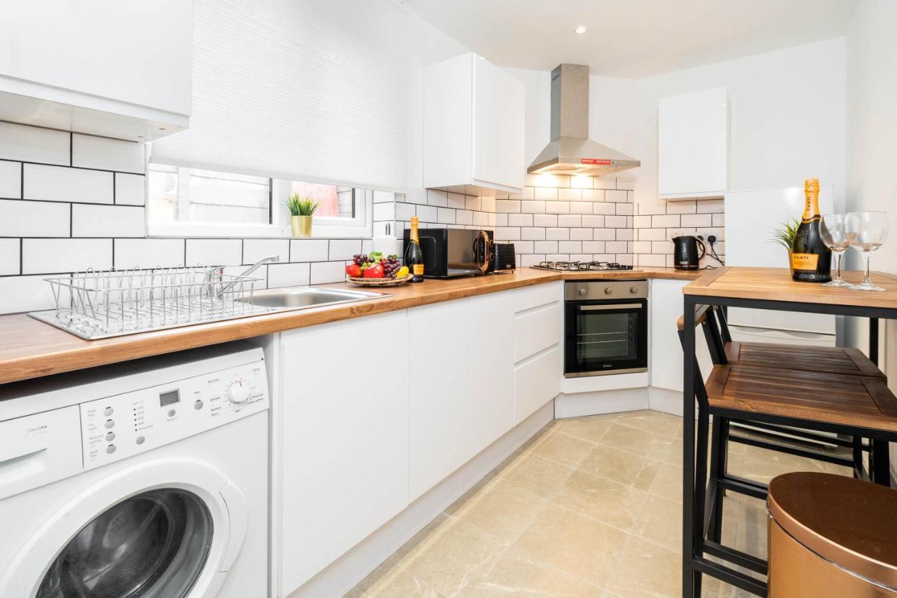 Two Bedroom Apartment - En Suites - Smart Tv'S - Wifi - Netflix - Bearwood Birmingham Kültér fotó